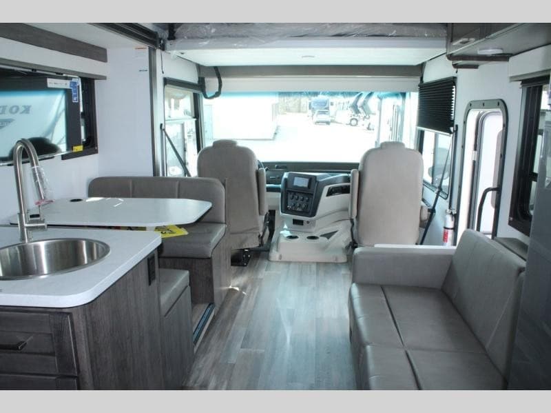 Pete's RV Center Reports Expanded Fifth Wheel Inventory Across New England Dealership Network