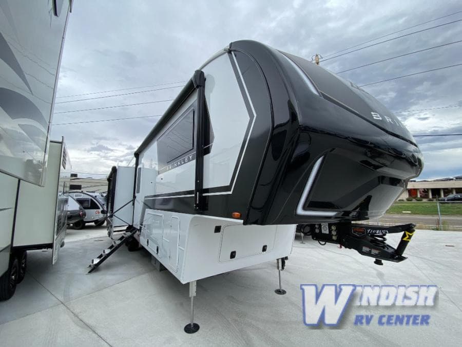 Windish RV Center Longmont Expands Inventory of Lightweight Trailers and Fifth Wheels