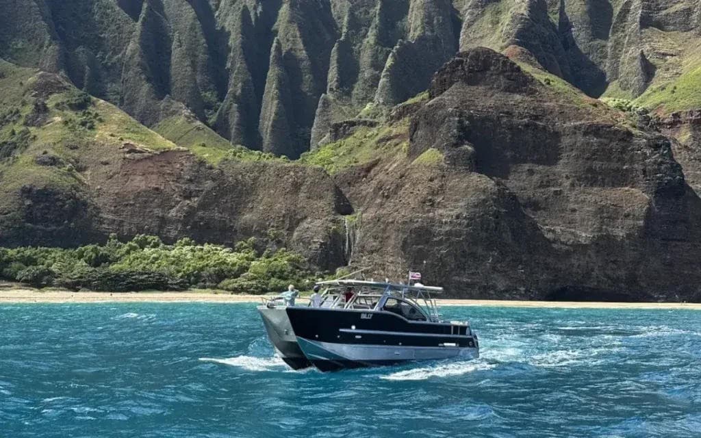 Makana Charters Runs Full Na Pali Coast Tour Schedule Through Kauai's Peak Summer Season