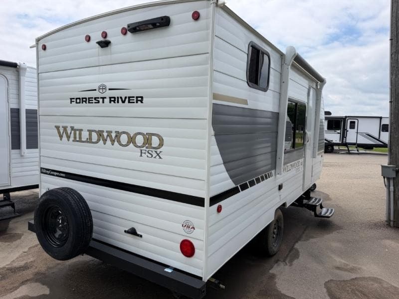 Hilltop Camper & RV Expands Access to Camper Sales and Used RVs in Minnesota